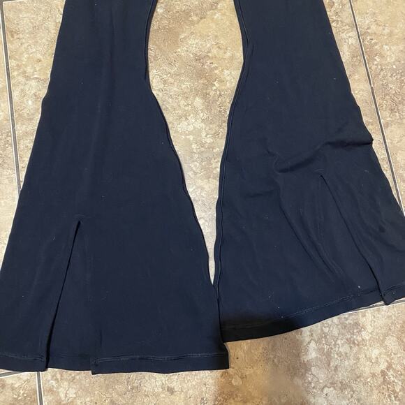 Offline By Aerie Black Real Me Xtra Flare Leggings Hi Rise Split Leg Size XS - Picture 4 of 11